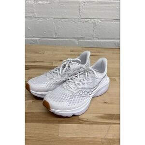 Saucony White Women's KINVARA 16 Running Sneaker - Size 11